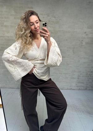 Winfrey wrap bluse Off White Sissel Edelbo 